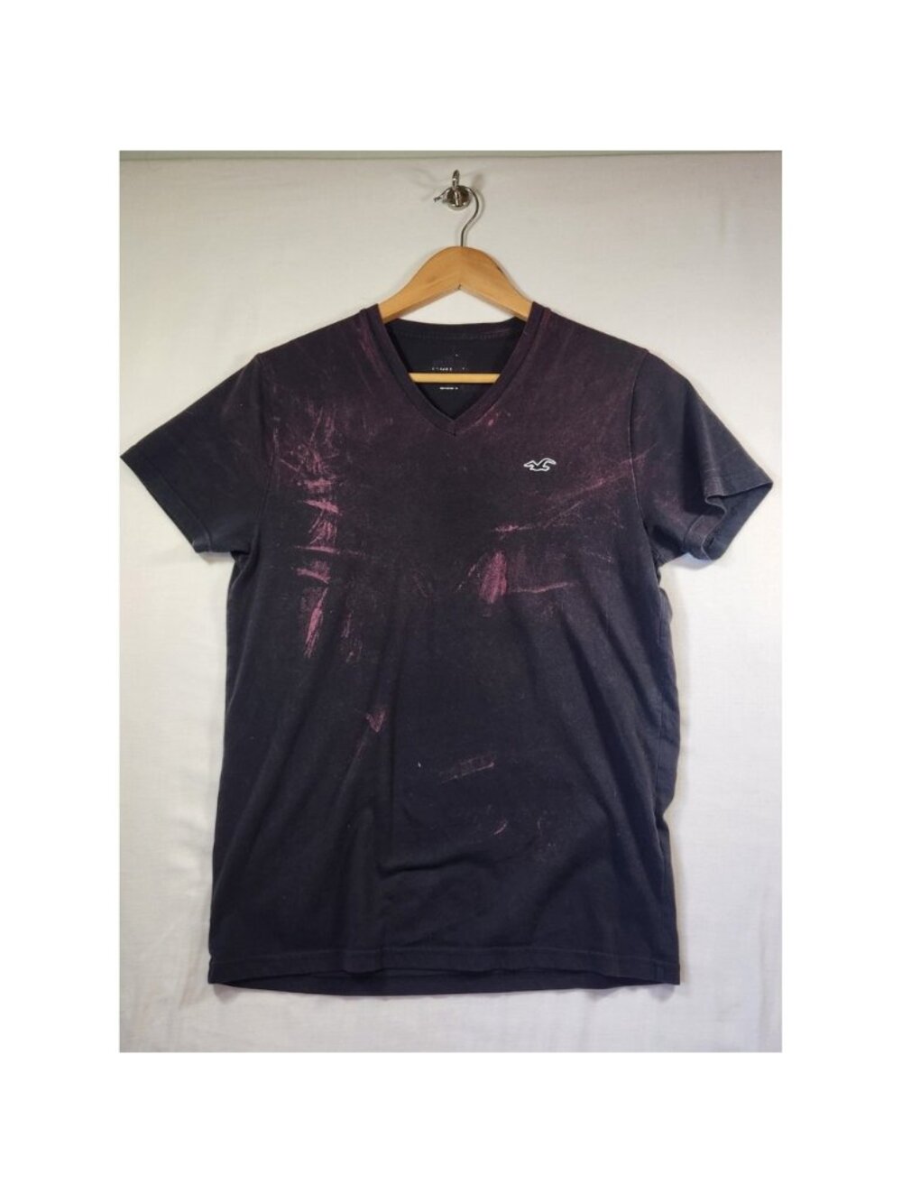 Hollister Must-Have Collection V-Neck Tee Mens Mediumβ Black Purple Acid Wash
